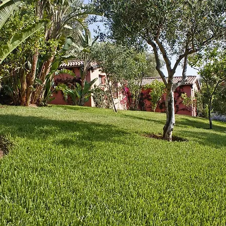 Курортный комплекс Happy Village 4*