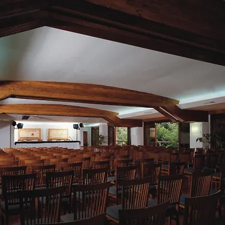 Курортный комплекс Happy Village 4*